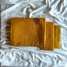 Load image into Gallery viewer, Delicate Motif Mustard Saree
